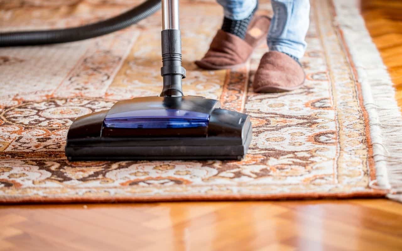 vacuum-regularly-how-to-clean-an-area-rug